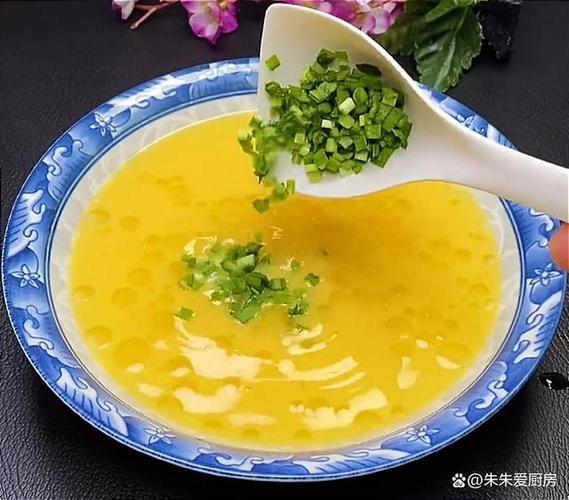 如何蒸出即"滑嫩"又无"蜂窝眼"的鸡蛋糕呢?只需掌握几个技巧